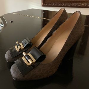 MICHAEL KORS MK Signature Heels 7 1/2